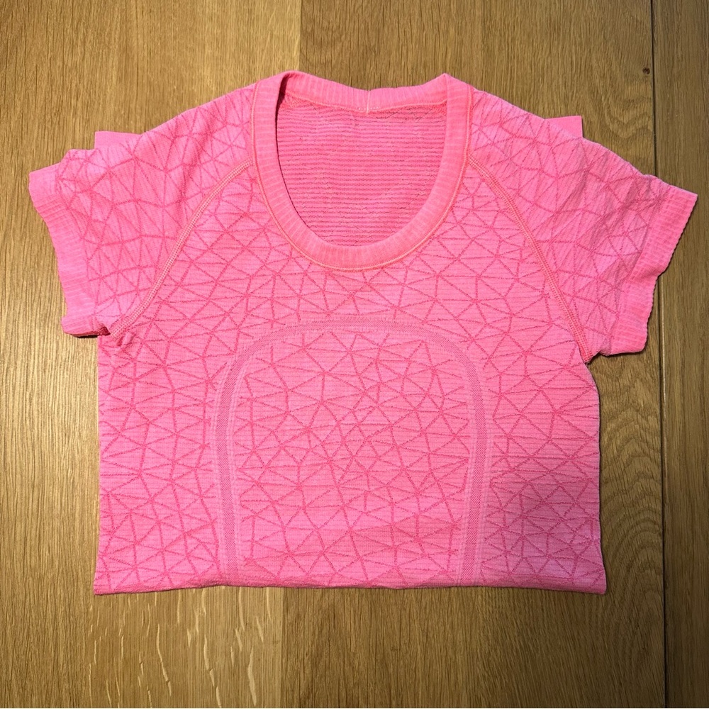 Lululemon pink Swiftly Tech Speed Top size 6